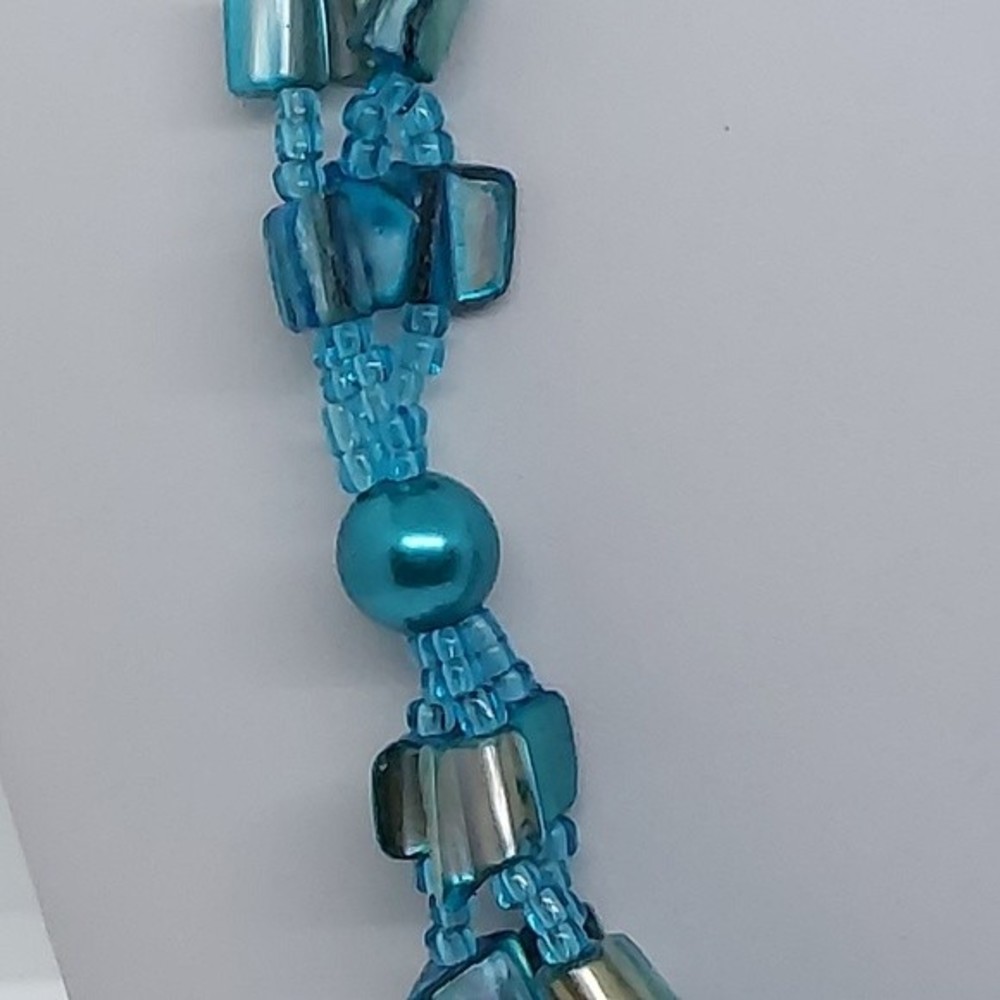 Blue dyed‎ shell multistrand necklace - Picture 3 of 4